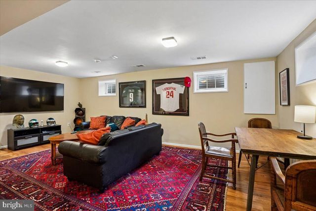 8812 MAXWELL DR, Potomac, MD 20854