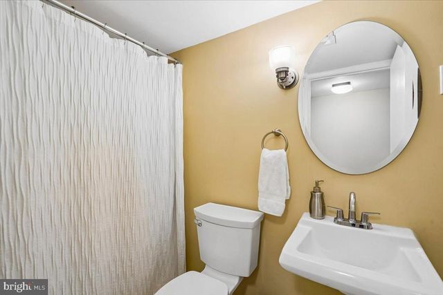 8812 MAXWELL DR, Potomac, MD 20854