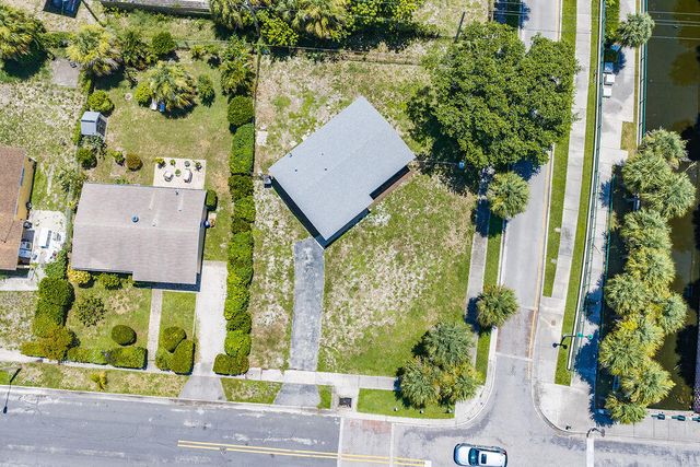 1382 9TH Street, West Palm Beach, FL 33401
