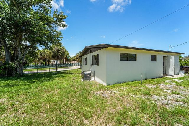 1382 9TH Street, West Palm Beach, FL 33401