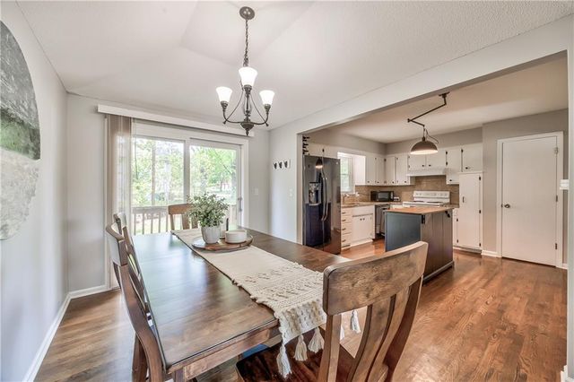 9957 Parkhill Road, Lenexa, KS 66215