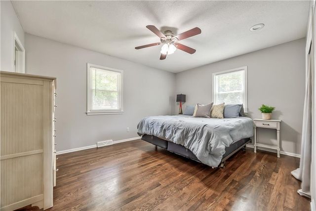 9957 Parkhill Road, Lenexa, KS 66215