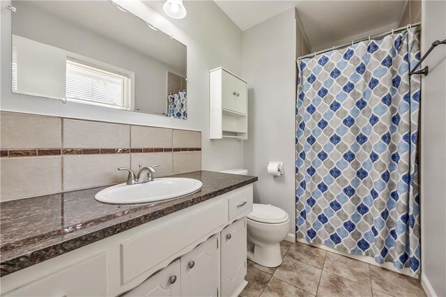 9957 Parkhill Road, Lenexa, KS 66215