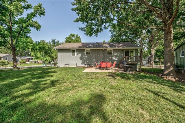 9957 Parkhill Road, Lenexa, KS 66215