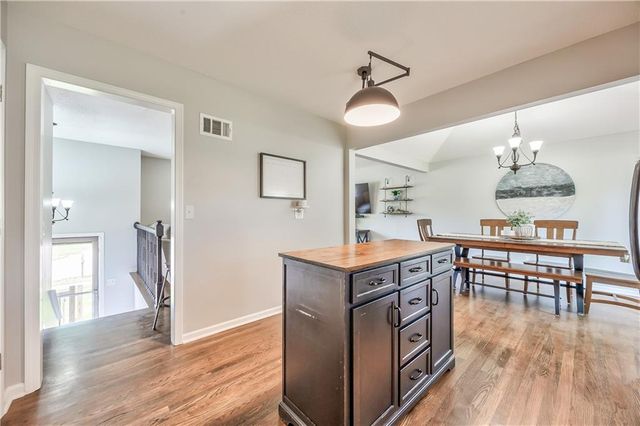 9957 Parkhill Road, Lenexa, KS 66215