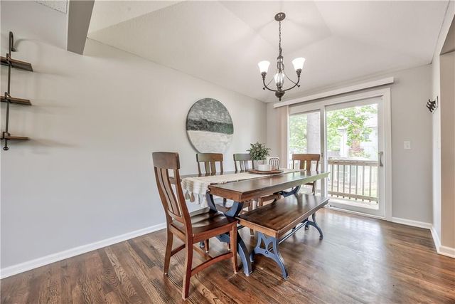 9957 Parkhill Road, Lenexa, KS 66215