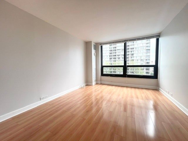 2020 N Lincoln Park West 4M, Chicago, IL 60614