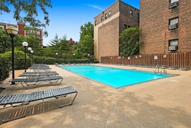 2020 N Lincoln Park West 4M, Chicago, IL 60614