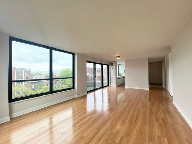 2020 N Lincoln Park West 4M, Chicago, IL 60614