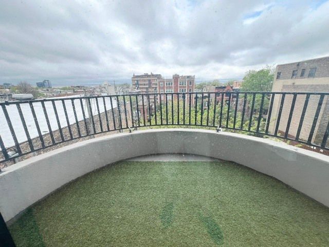 2020 N Lincoln Park West 4M, Chicago, IL 60614
