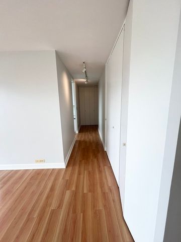 2020 N Lincoln Park West 4M, Chicago, IL 60614