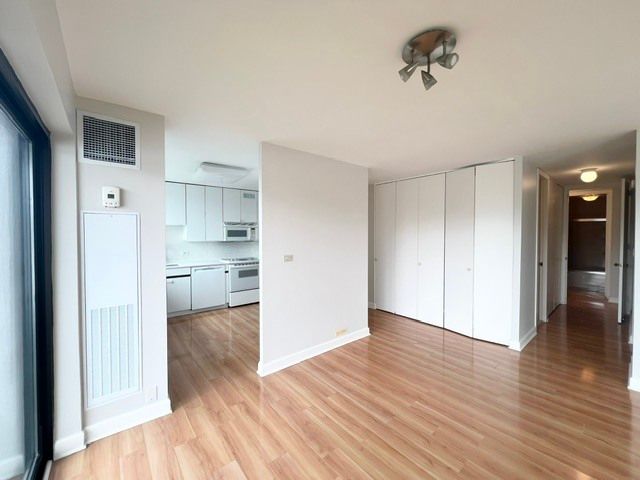 2020 N Lincoln Park West 4M, Chicago, IL 60614