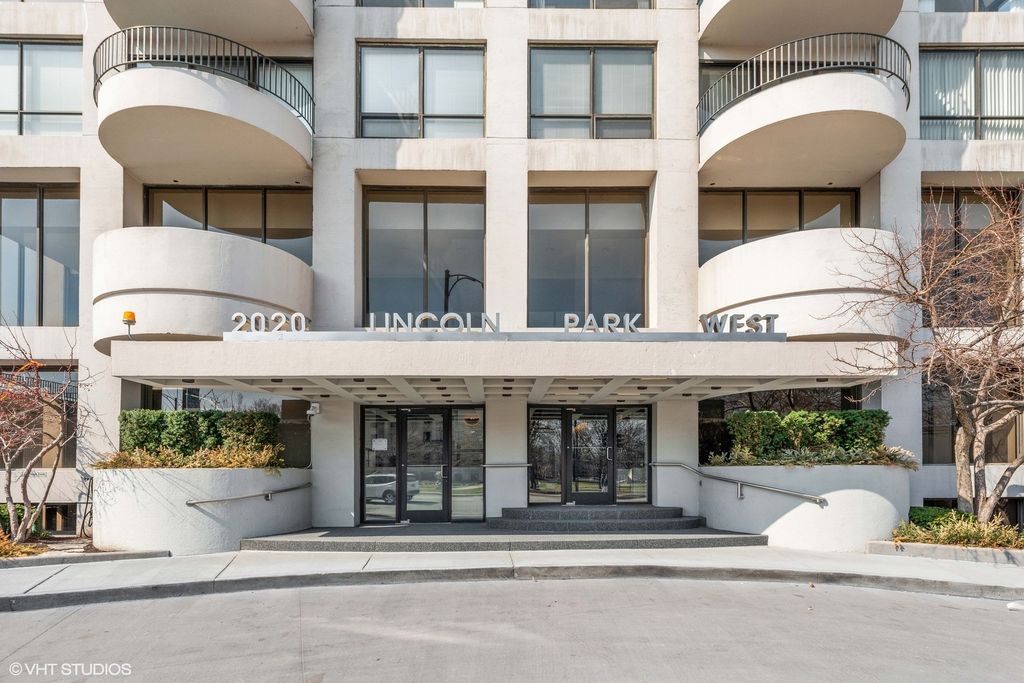 2020 N Lincoln Park West 4M, Chicago, IL 60614