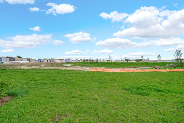 209 Aviana Avenue, Hobart, IN 46342