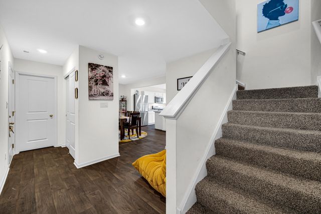 209 Aviana Avenue, Hobart, IN 46342