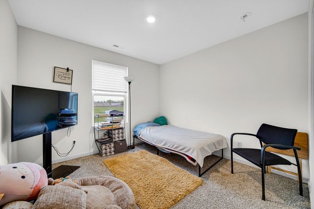 209 Aviana Avenue, Hobart, IN 46342