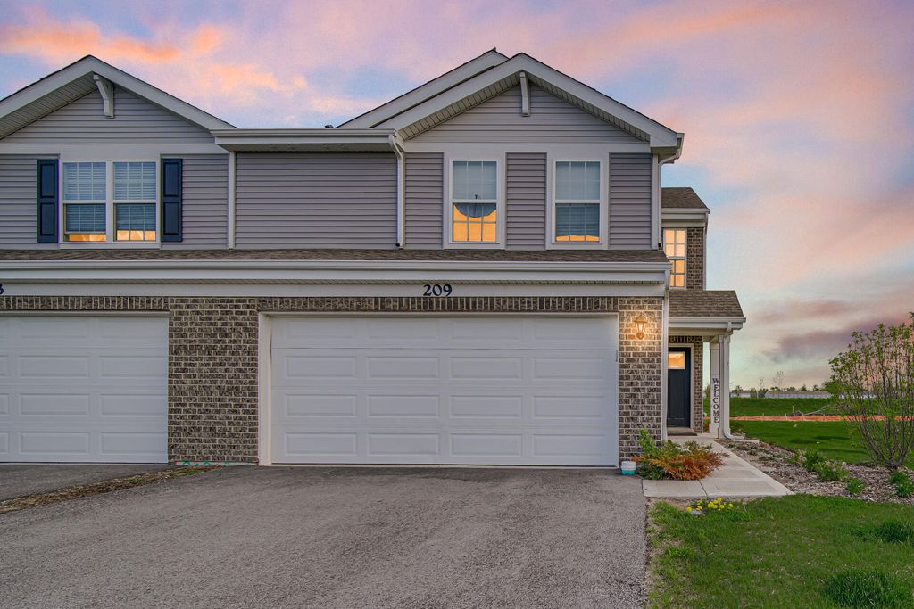 209 Aviana Avenue, Hobart, IN 46342