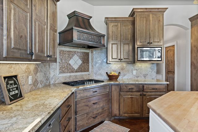 15949 E US Highway 190, Rogers, TX 76569