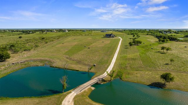 15949 E US Highway 190, Rogers, TX 76569