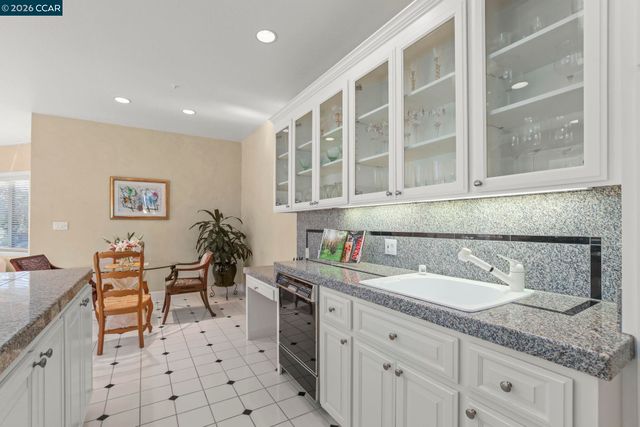 4 Julianna, Moraga, CA 94556