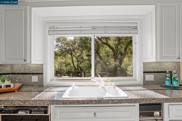 4 Julianna, Moraga, CA 94556