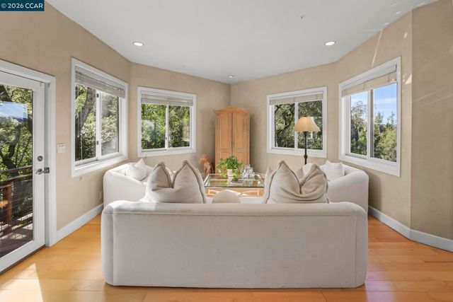 4 Julianna, Moraga, CA 94556