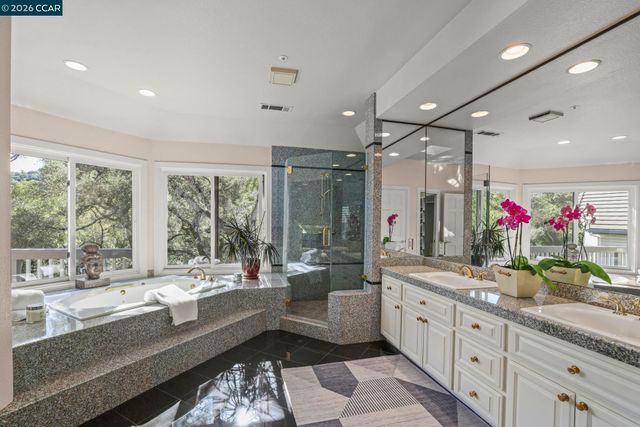 4 Julianna, Moraga, CA 94556