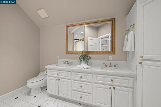 4 Julianna, Moraga, CA 94556