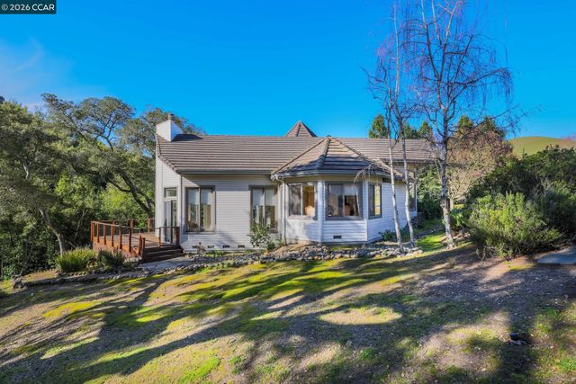 4 Julianna, Moraga, CA 94556