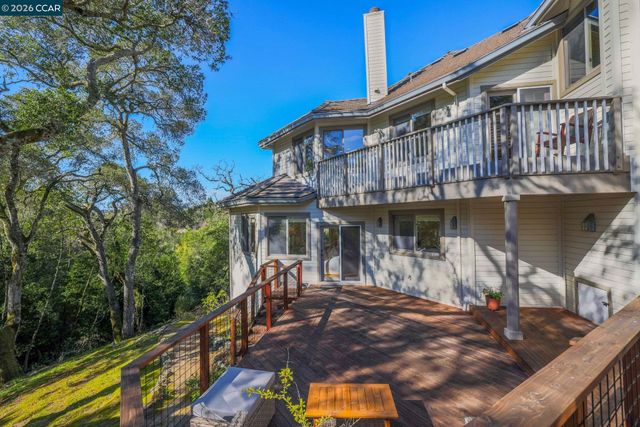 4 Julianna, Moraga, CA 94556