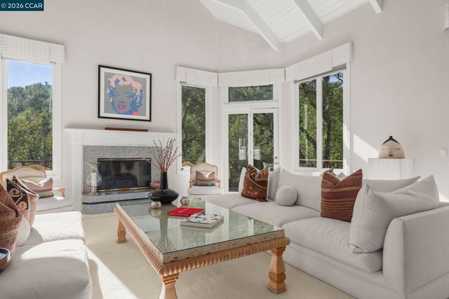 4 Julianna, Moraga, CA 94556