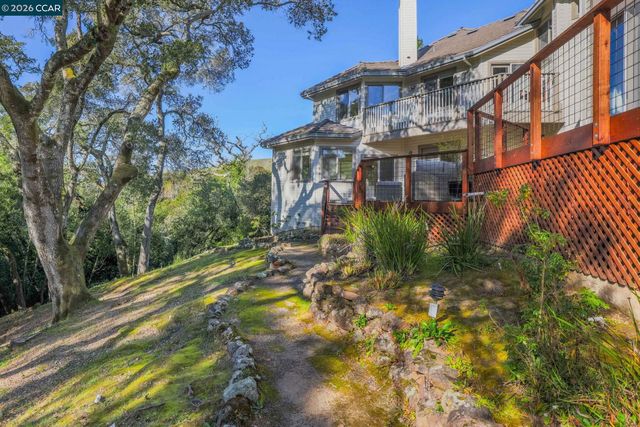 4 Julianna, Moraga, CA 94556