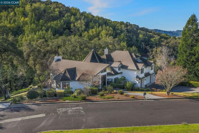 4 Julianna, Moraga, CA 94556