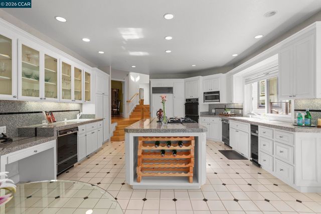 4 Julianna, Moraga, CA 94556