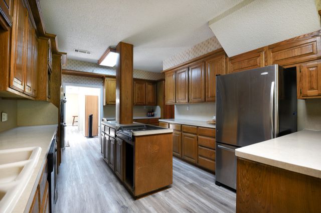 1027 Sherman Drive, Cedar Hill, TX 75104