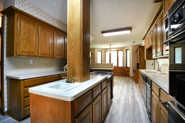 1027 Sherman Drive, Cedar Hill, TX 75104