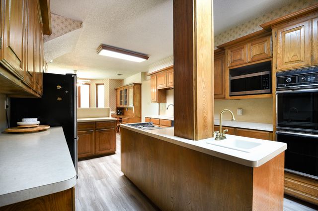 1027 Sherman Drive, Cedar Hill, TX 75104