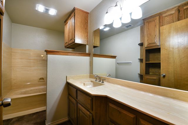 1027 Sherman Drive, Cedar Hill, TX 75104