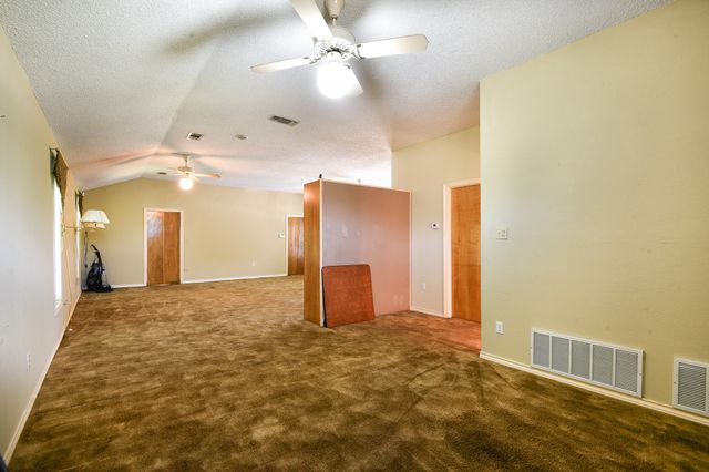 1027 Sherman Drive, Cedar Hill, TX 75104