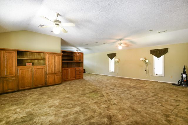 1027 Sherman Drive, Cedar Hill, TX 75104