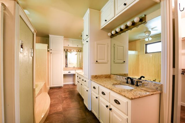 1027 Sherman Drive, Cedar Hill, TX 75104