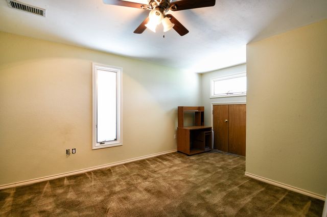 1027 Sherman Drive, Cedar Hill, TX 75104