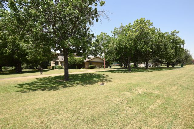 1027 Sherman Drive, Cedar Hill, TX 75104