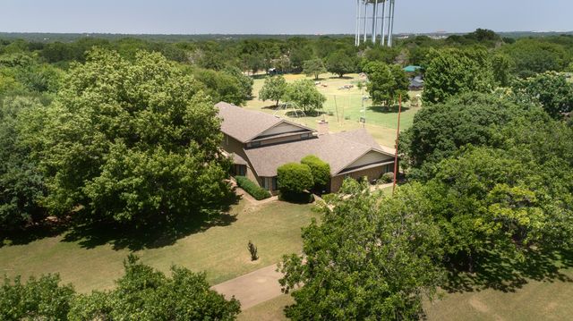 1027 Sherman Drive, Cedar Hill, TX 75104