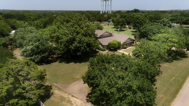 1027 Sherman Drive, Cedar Hill, TX 75104
