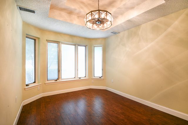 1027 Sherman Drive, Cedar Hill, TX 75104