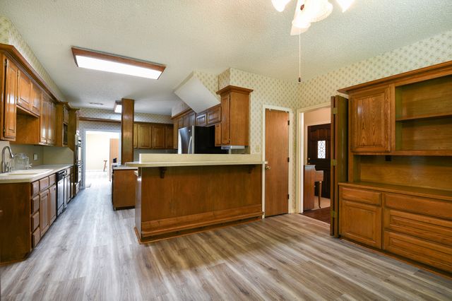 1027 Sherman Drive, Cedar Hill, TX 75104