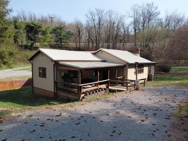 33 James River TER, Buchanan, VA 24066