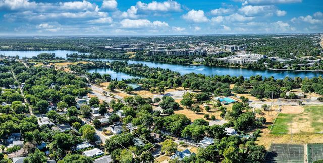 39 Chalmers Ave, Austin, TX 78702