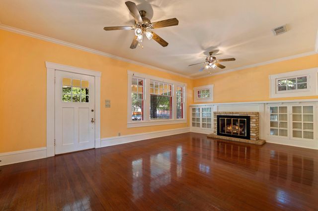 39 Chalmers Ave, Austin, TX 78702